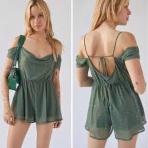 Urban Outfitters NWT Green Floral Off Shoulder Romper NWT Size Large